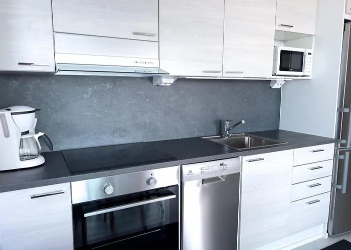 Aseman Portti - Stunning 1br 11th Floor شقة كوبيو